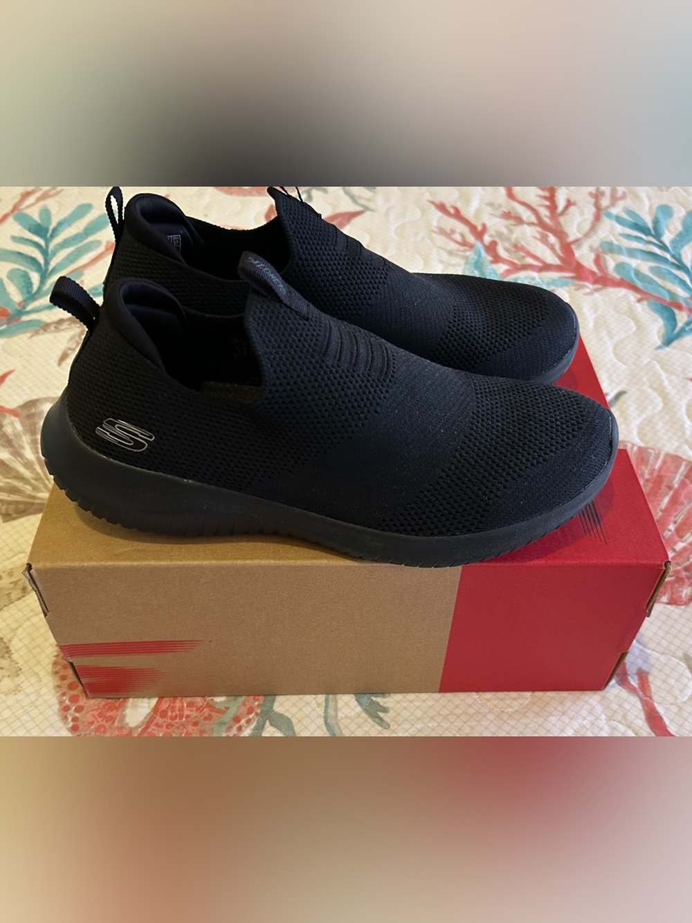 Women’s Slip-On Sketchers Go Walk Memory Foam - Black
